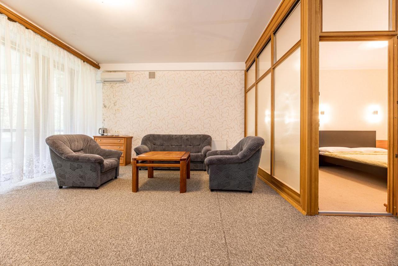 Apartamentai Auska 帕兰加 外观 照片